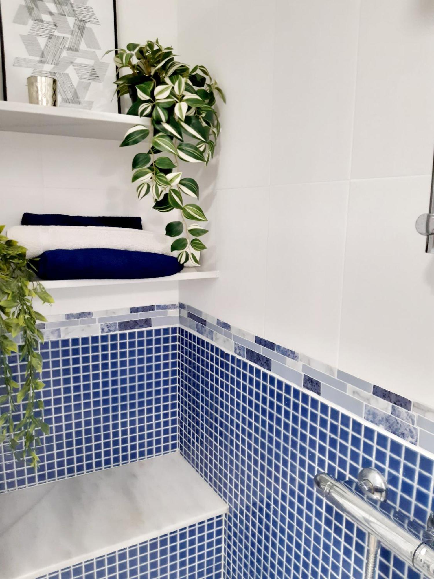 Impressive Apartment With 3 Bedrooms Metres From The Beach Estepona Kültér fotó