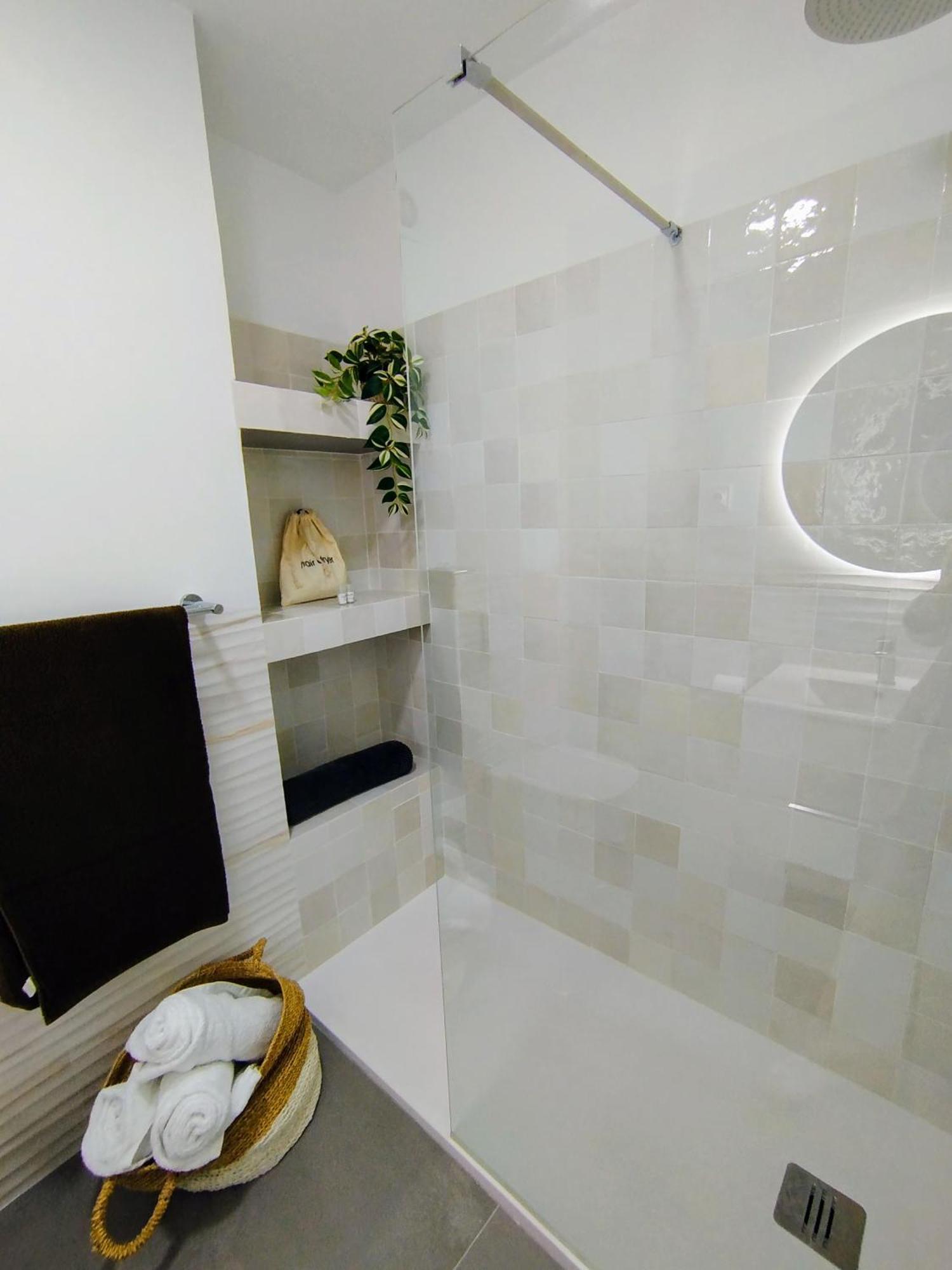 Impressive Apartment With 3 Bedrooms Metres From The Beach Estepona Kültér fotó